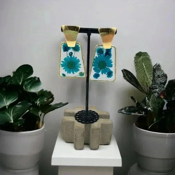 Handcrafted Designer Pressed Gerbera Daisy Floral Statement Dangle Earrings Art - Picture 5 of 5